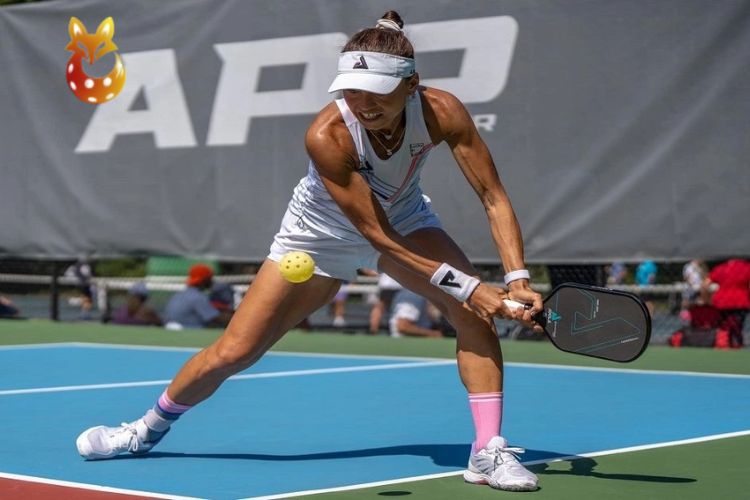 Cách cầm vợt khi đánh Backhand
