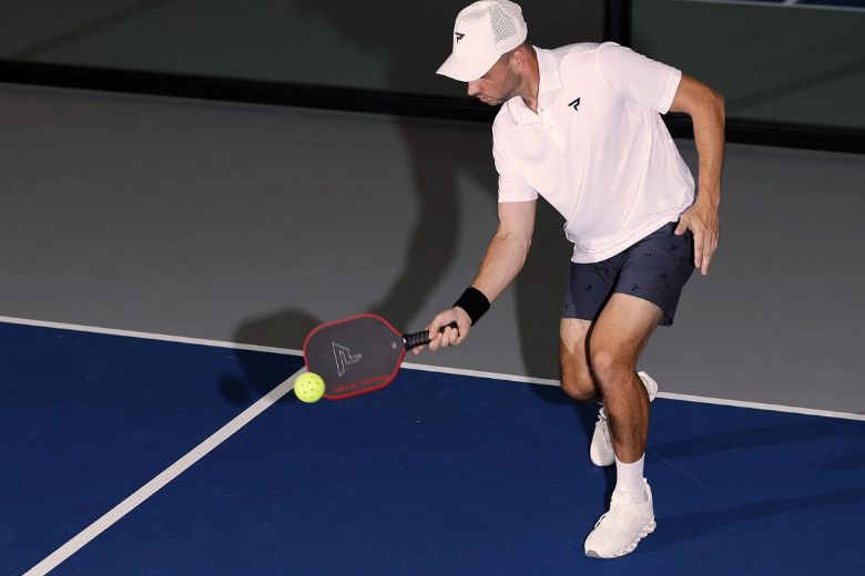 Lợi ích khi sử dụng quần áo Pickleball nam chính hãng